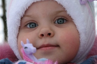 Симптомы и признаки проявления ретинобластомы глаз.