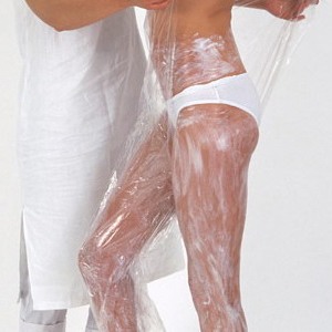 Проявите осторожность делая уксусное обертывание для похудения