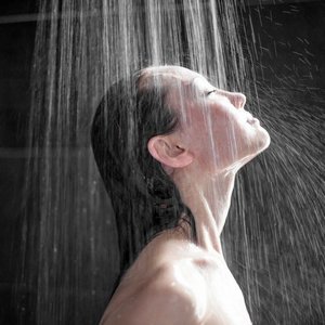 Похудение с помощью контрастного душа: инструкция и отзывы