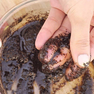 Как самостоятельно сделать кофейное обертывание для похудения в домашних условиях