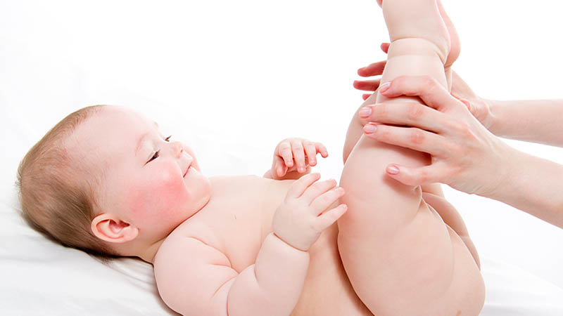 Как лечат незрелость тазобедренных суставов у новорожденных