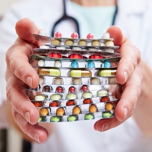 Может ли при грибке ногтя болеть палец