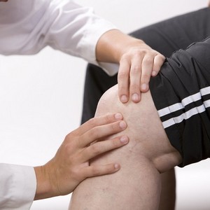 Как лечить повреждение или разрыв задней крестообразной связки колена